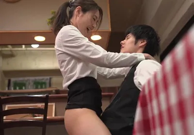 Cậu trai trẻ nắc nữ đồng nghiệp có người chồng nhưng ông xã “yếu”
